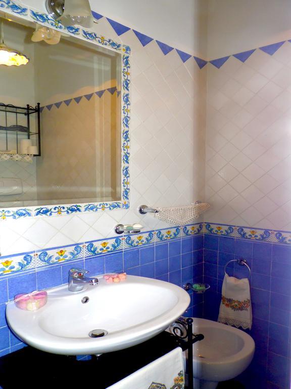 Dimora Carlo III Bed & Breakfast Vietri Bilik gambar